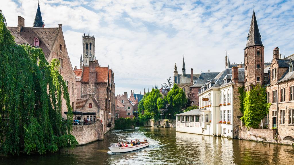 Traveling Belgium: Explore the City of Bruges - Wilstar.com